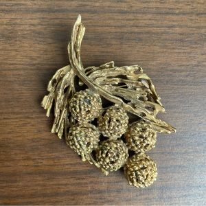 Large Erwin Pearl Berry Brooch